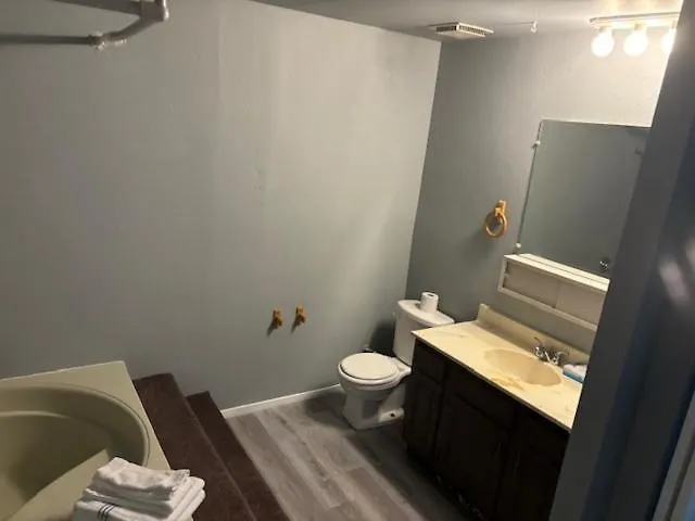 בית נופש לאס וגאס 2 Or 3 Bedroom Walk To Strip Mgm Casino Shop Club ארצות הברית